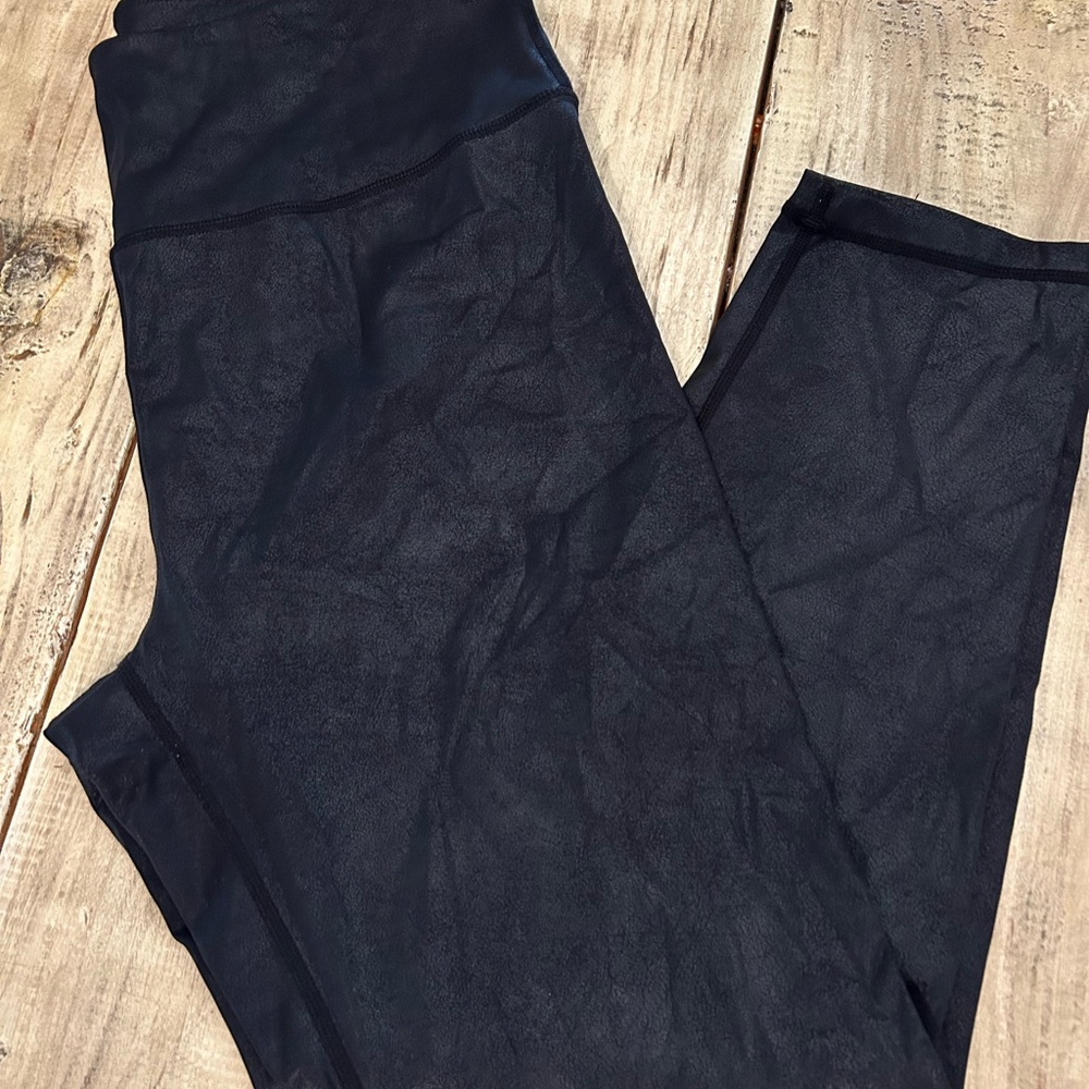 ZYIA - Set of 4! (3 leggings, 1 jogger - and a FREE pair of Fabletics joggers!) - Picture 3 of 9